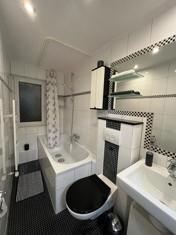 Casa Arturo Duesseldorf Apartment Екстериор снимка